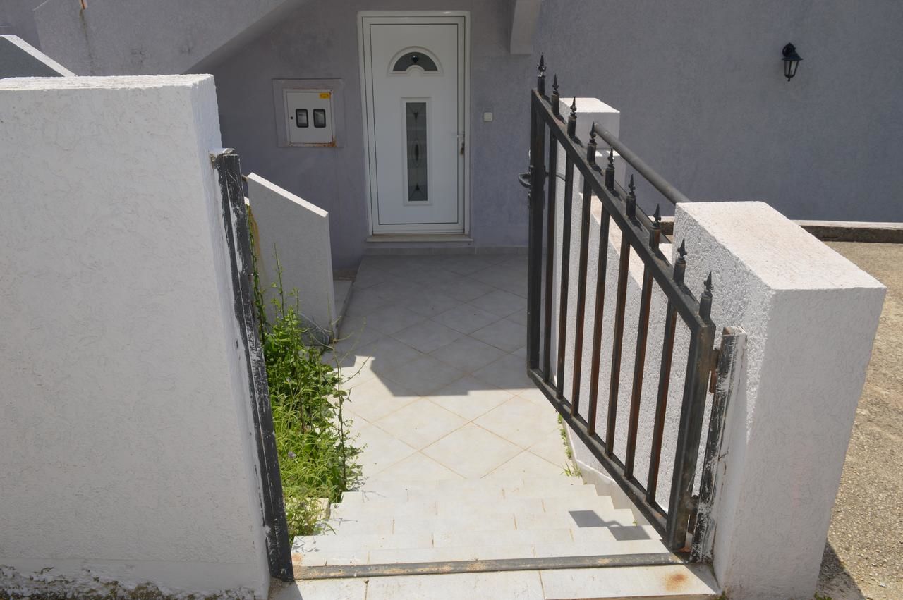 Апартаменты Leni Apartmani Dobre Vode Добра-Вода-23